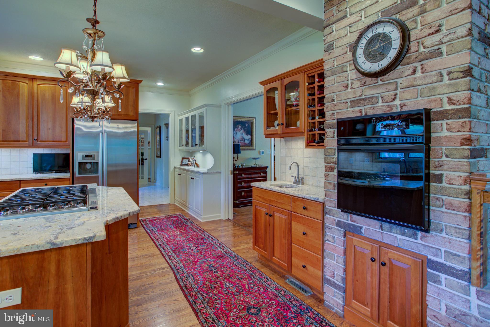 1626 Meadowlark Road Wyomissing, PA 19610 - Photo 60 of 123 Main kitchen oven, real brick