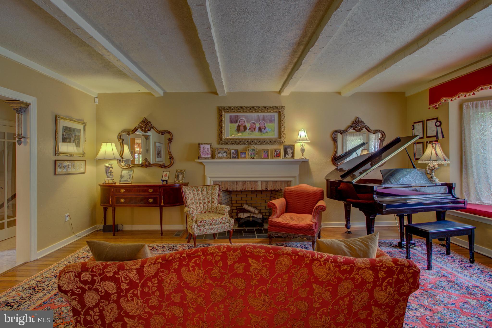 1626 Meadowlark Road Wyomissing, PA 19610 - Photo 73 of 123 Living room with concert corner
