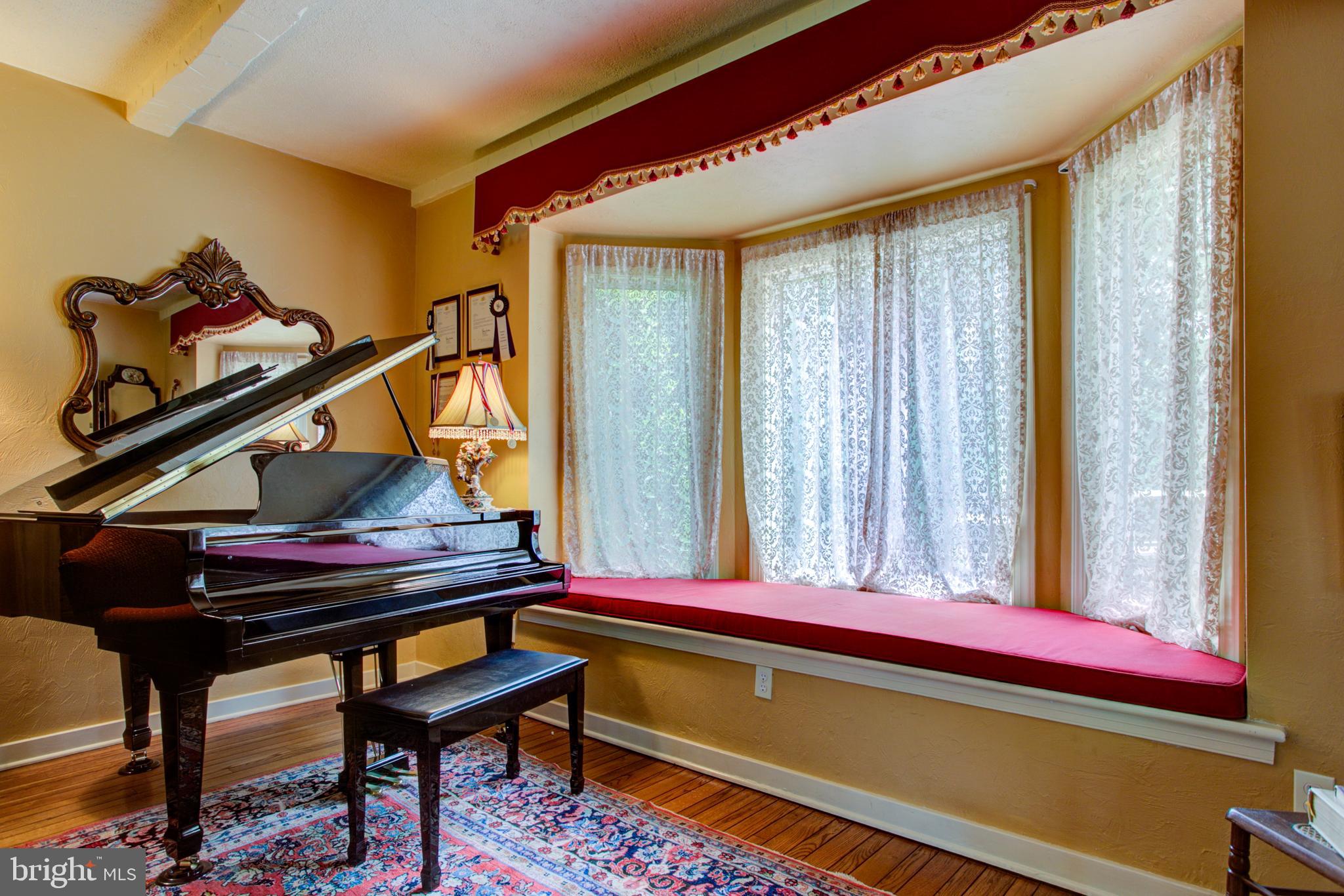 1626 Meadowlark Road Wyomissing, PA 19610 - Photo 76 of 123 Concert corner of Living room