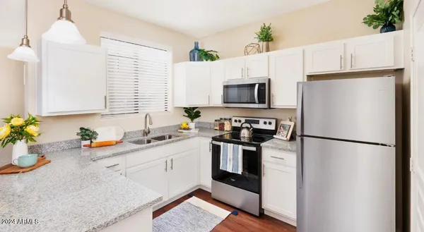 $1,832 | 7850 West McDowell Road, Unit 3, Phoenix, AZ 85035