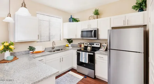 $1,819 | 7850 West McDowell Road, Unit 3, Phoenix, AZ 85035