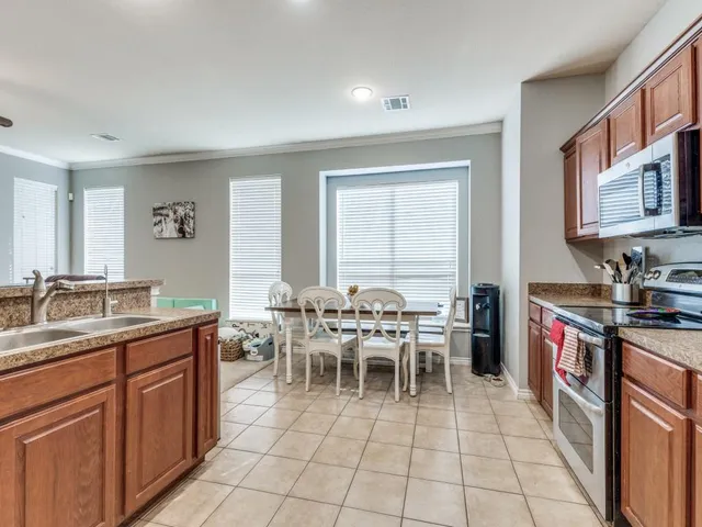 $279,900 | 11931 Arbor Lake Road, Rhome, TX 76078