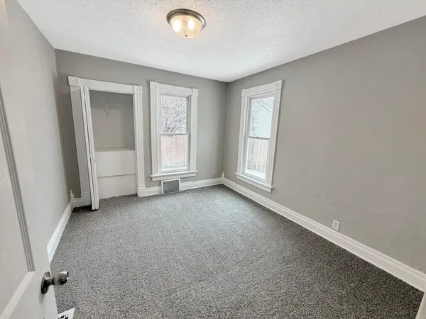 $185,000 | 809 11th Avenue North, Fargo, ND 58102