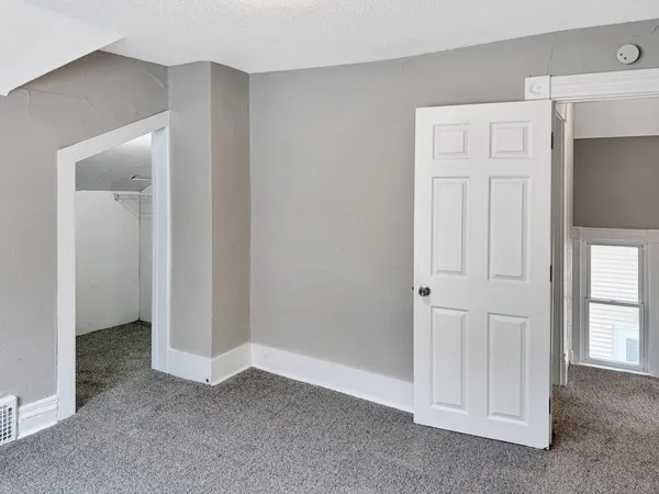 $185,000 | 809 11th Avenue North, Fargo, ND 58102