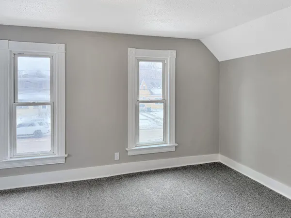 $185,000 | 809 11th Avenue North, Fargo, ND 58102