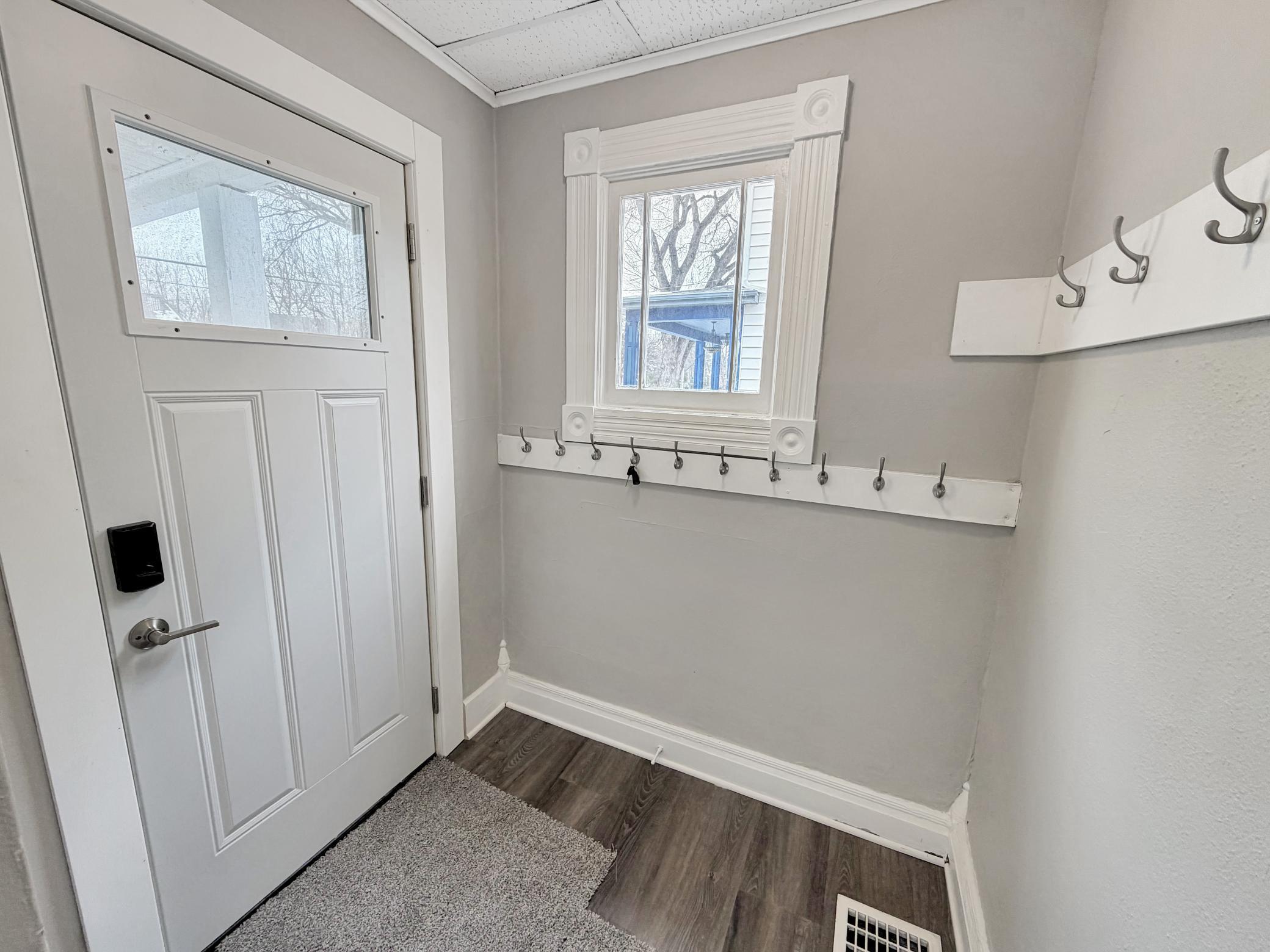 809 11th Avenue North Fargo, ND 58102 - Photo 4 of 33