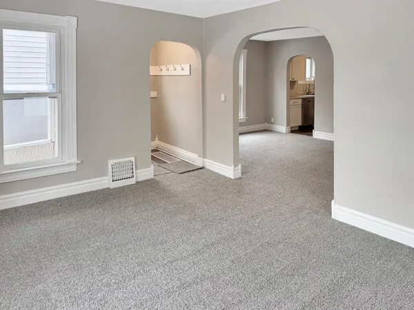 $185,000 | 809 11th Avenue North, Fargo, ND 58102