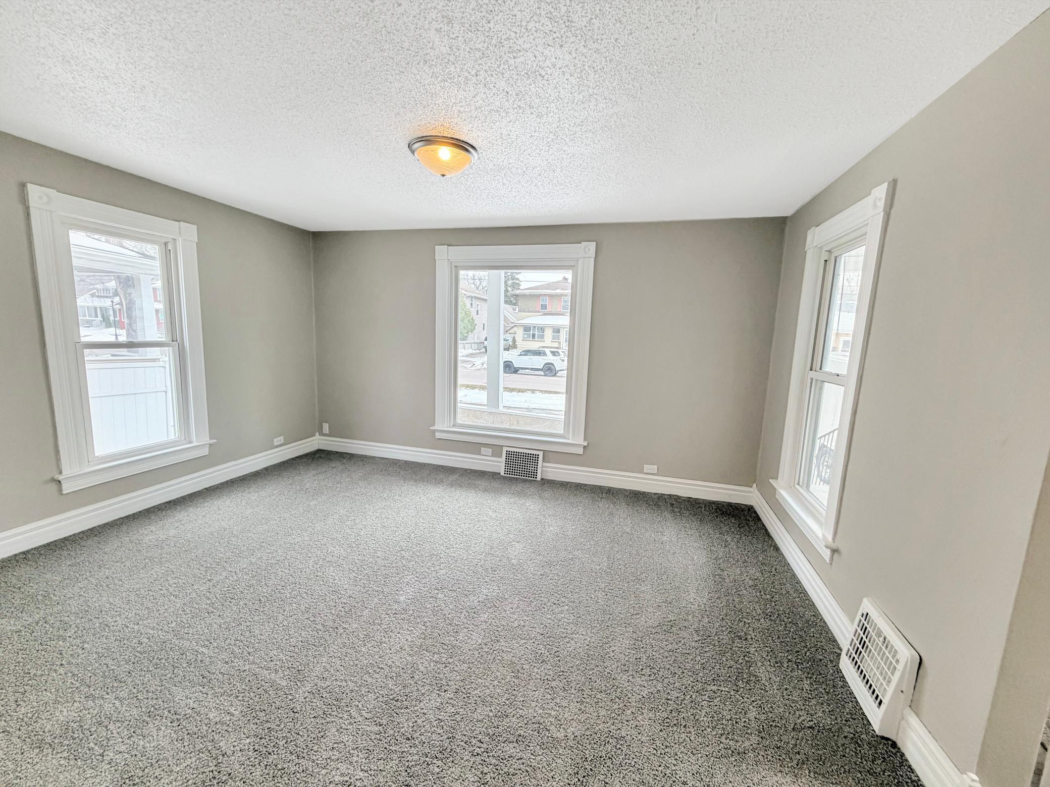 809 11th Avenue North Fargo, ND 58102 - Photo 8 of 33