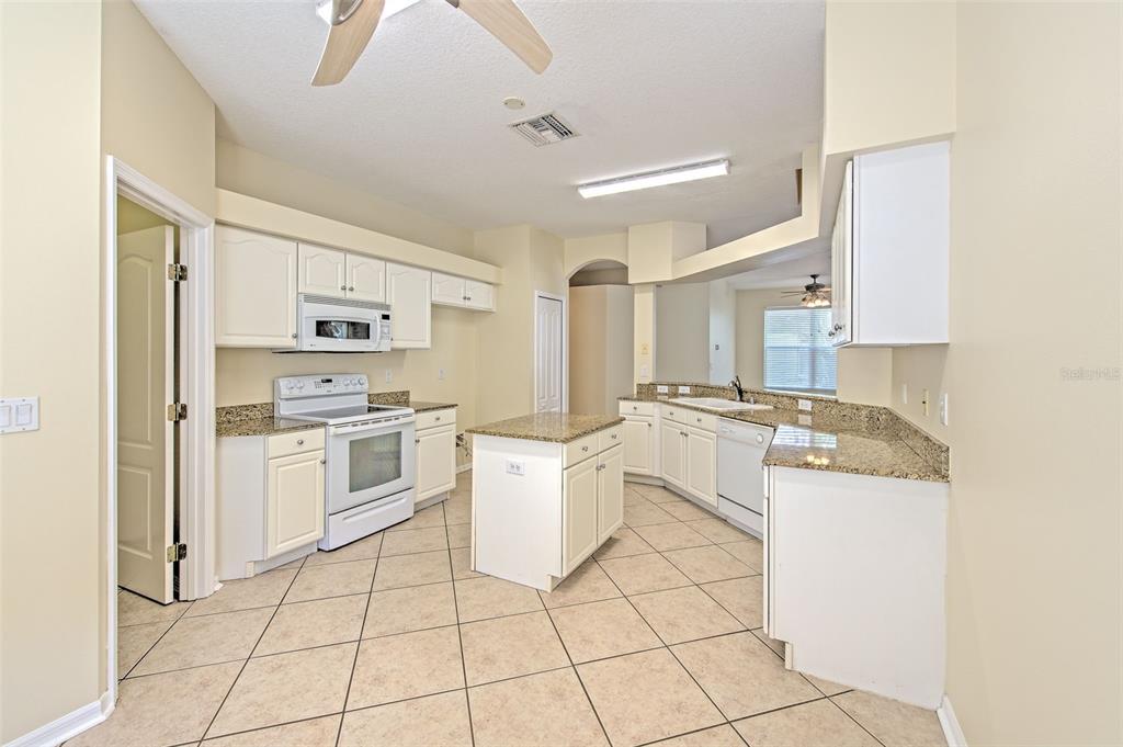 27601 Baybrook Loop Wesley Chapel, FL 33544 - Photo 12 of 34