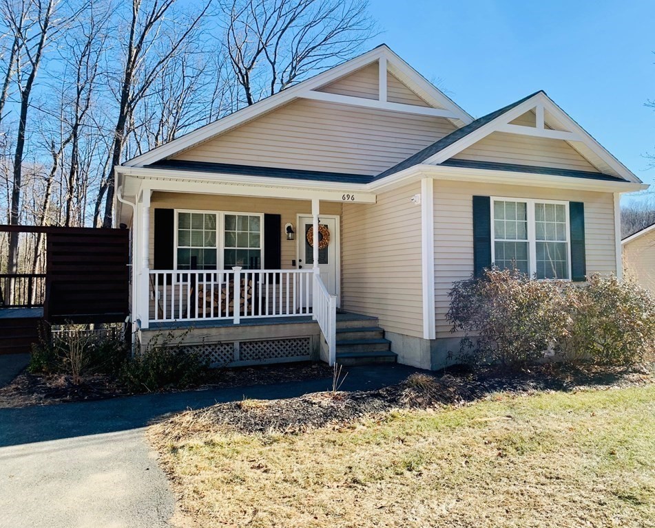 696 Florence Road Northampton, MA 01062 - Photo 1 of 35 front view of a house