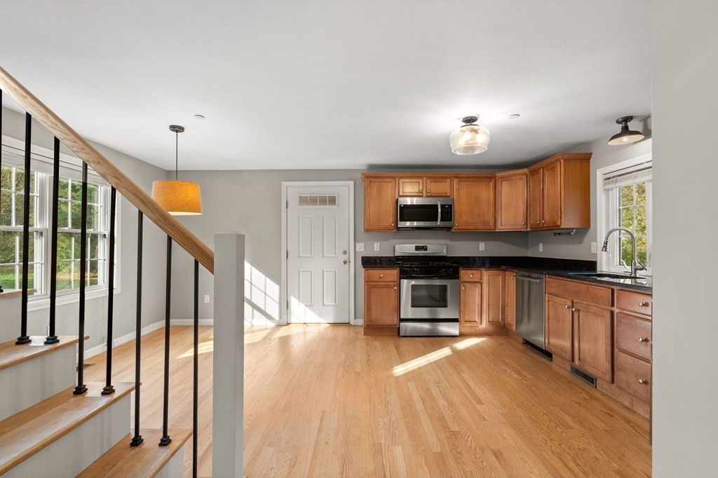 120 Lowell Road, Unit B Westford, MA 01886 - Photo 6 of 33 Gallery Image 6