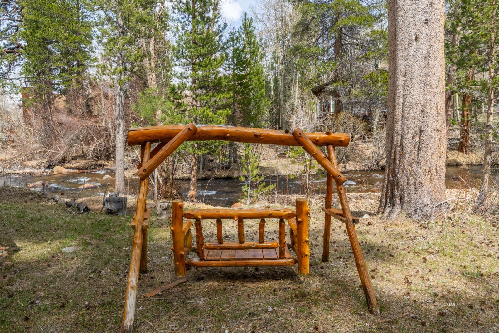 234 Brook Lane Bishop, CA 93514 - Photo 4 of 33 a view of a balcony with a tree