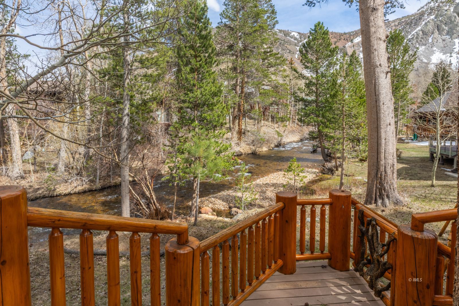 234 Brook Lane Bishop, CA 93514 - Photo 9 of 33 a view of a balcony with wooden fence and floor