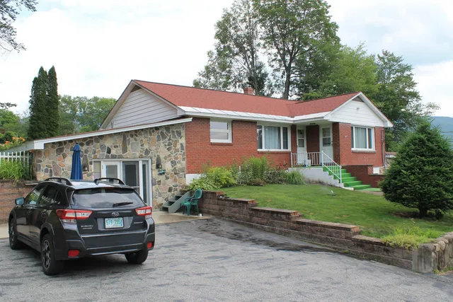 $639,900 | 48 Mansion Hill Drive, Lincoln, NH 03251