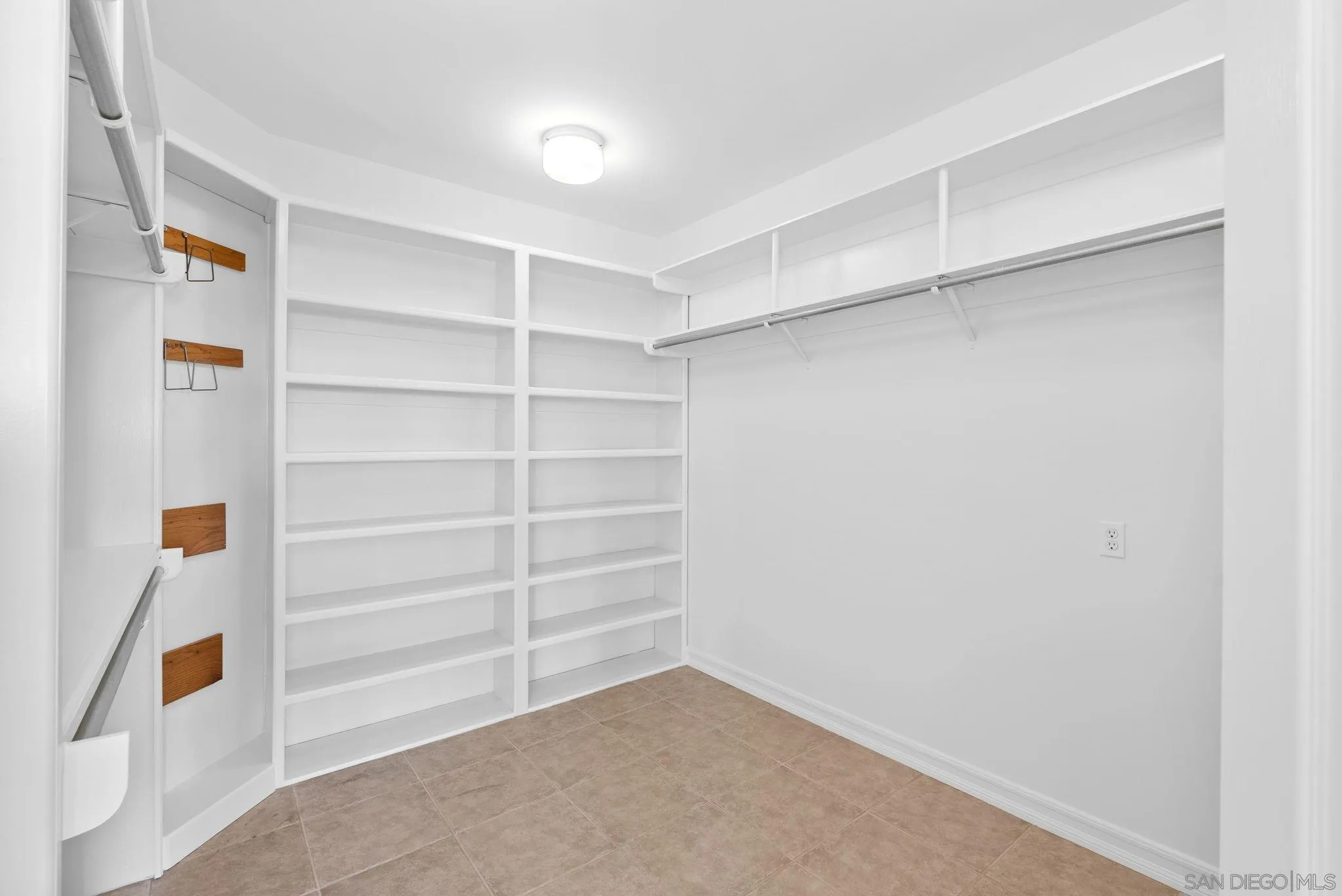 1807 Laurel Road Oceanside, CA 92054 - Photo 49 of 67