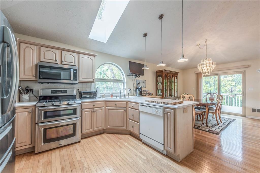 6523 Ten Point Circle Trafford, PA 15085 - Photo 8 of 25 Gallery Image 8