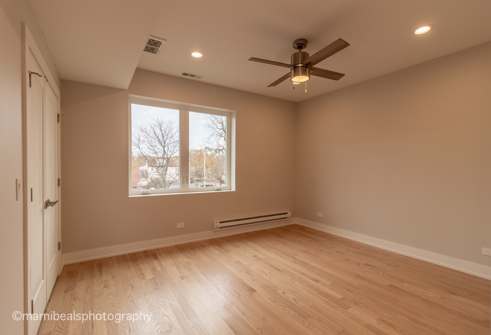1349 East Marquette Road Chicago, IL 60637 - Photo 13 of 26 a view of an empty room with a window