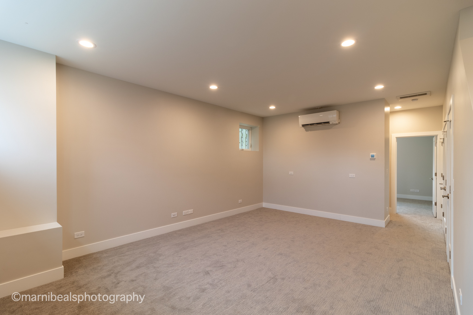 1349 East Marquette Road Chicago, IL 60637 - Photo 19 of 26 an empty room with a bathroom