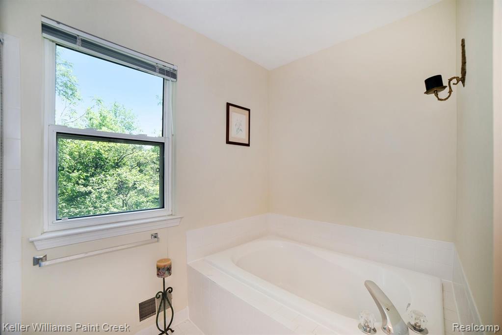 2741 Forest View Court Rochester Hills, MI 48307 - Photo 41 of 56