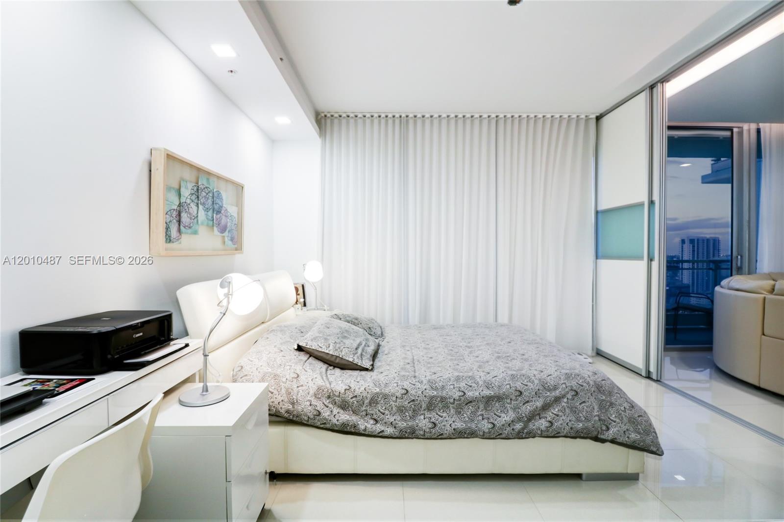 92 Southwest 3rd Street, Unit 2808 Miami, FL 33130 - Photo 6 of 10