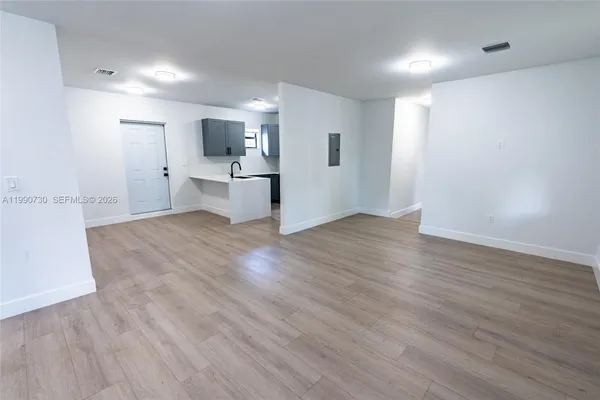 $4,500 | 2100 Southwest 6th Street, Miami, FL 33135