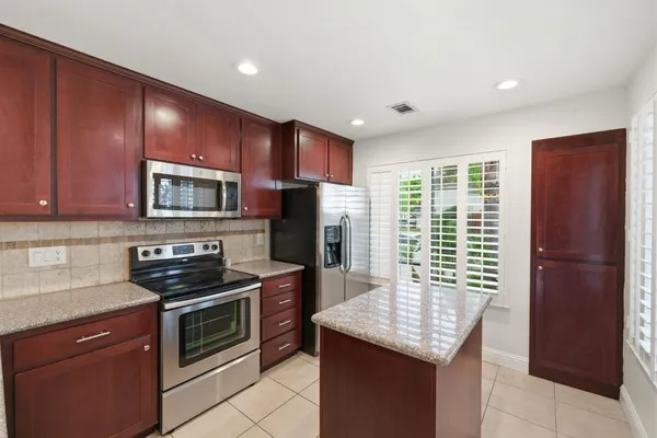 $599,950 | 592 Charlemagne Lane, Tracy, CA 95376