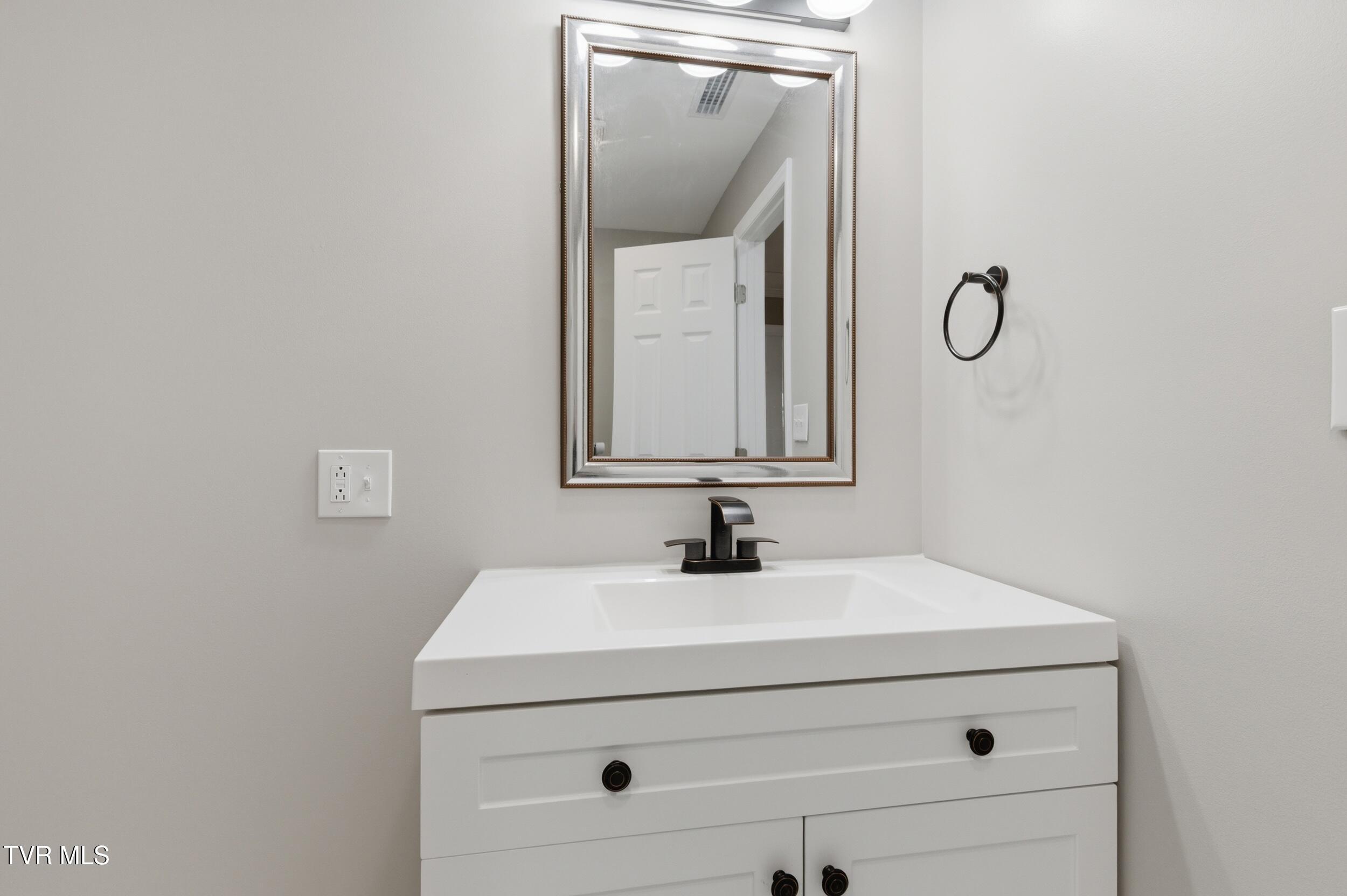 400 Martindale Road Bristol, TN 37620 - Photo 12 of 25 martin 15