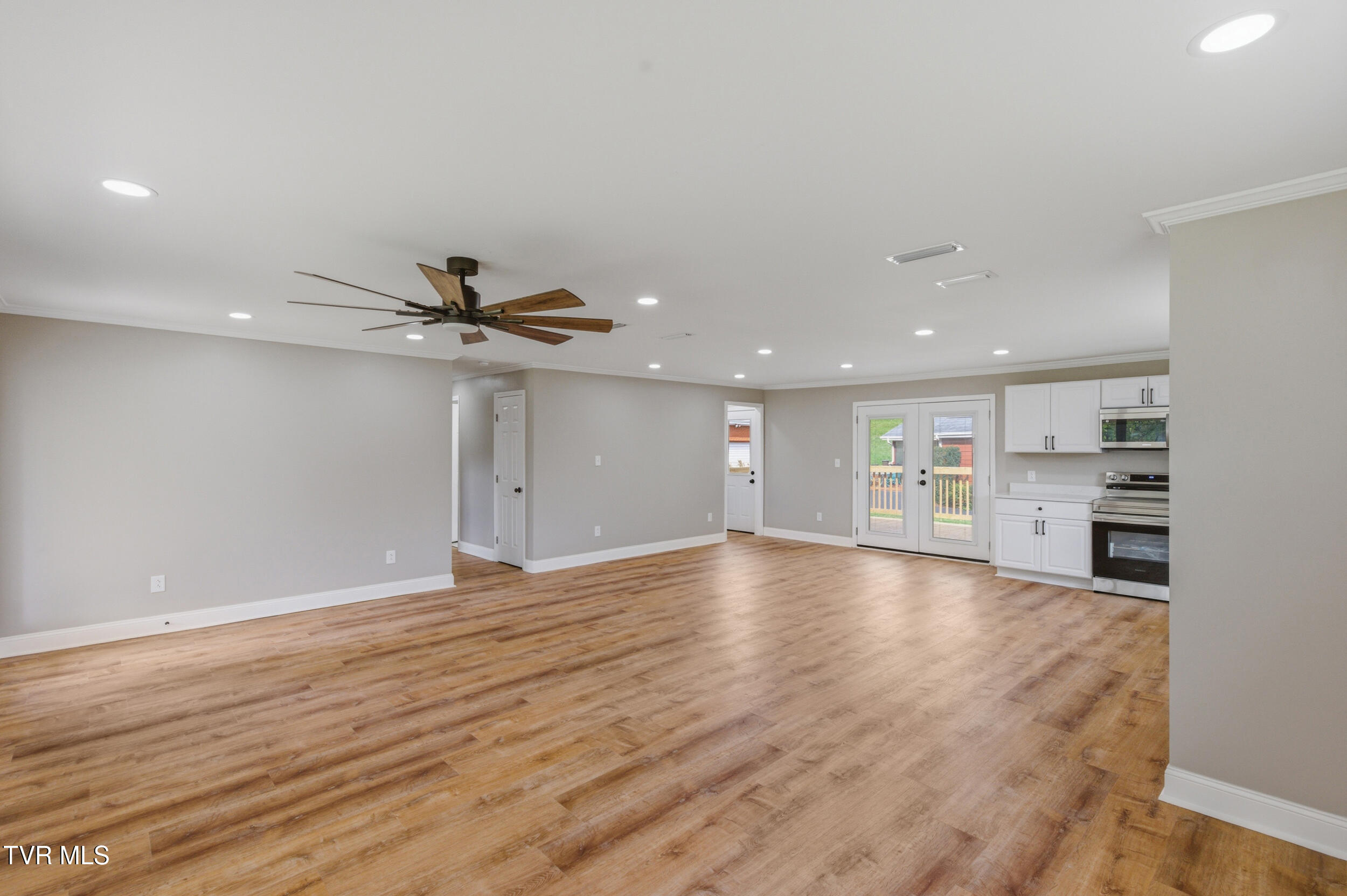 400 Martindale Road Bristol, TN 37620 - Photo 3 of 25 MARTIN 3