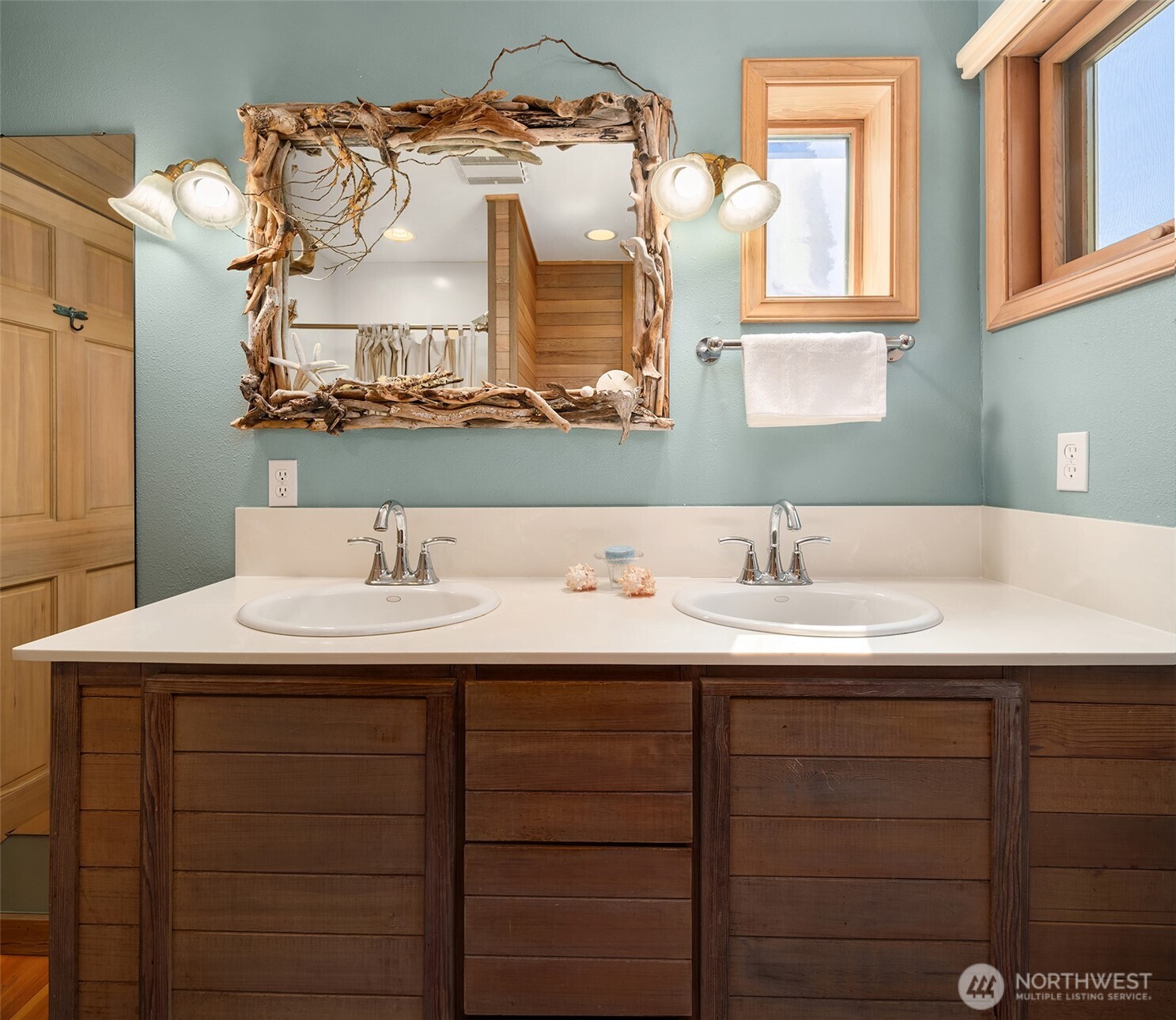 20532 Chautauqua Beach Road Southwest Vashon, WA 98070 - Photo 24 of 37 Gallery Image 24