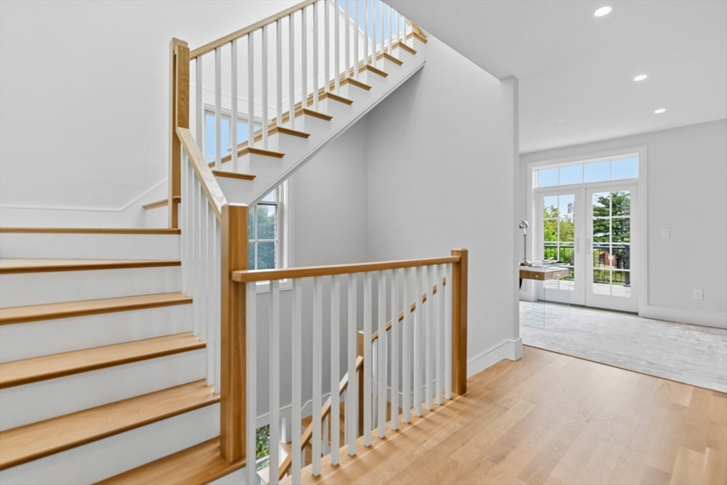 8 Lawrence Street Boston, MA 02129 - Photo 21 of 32