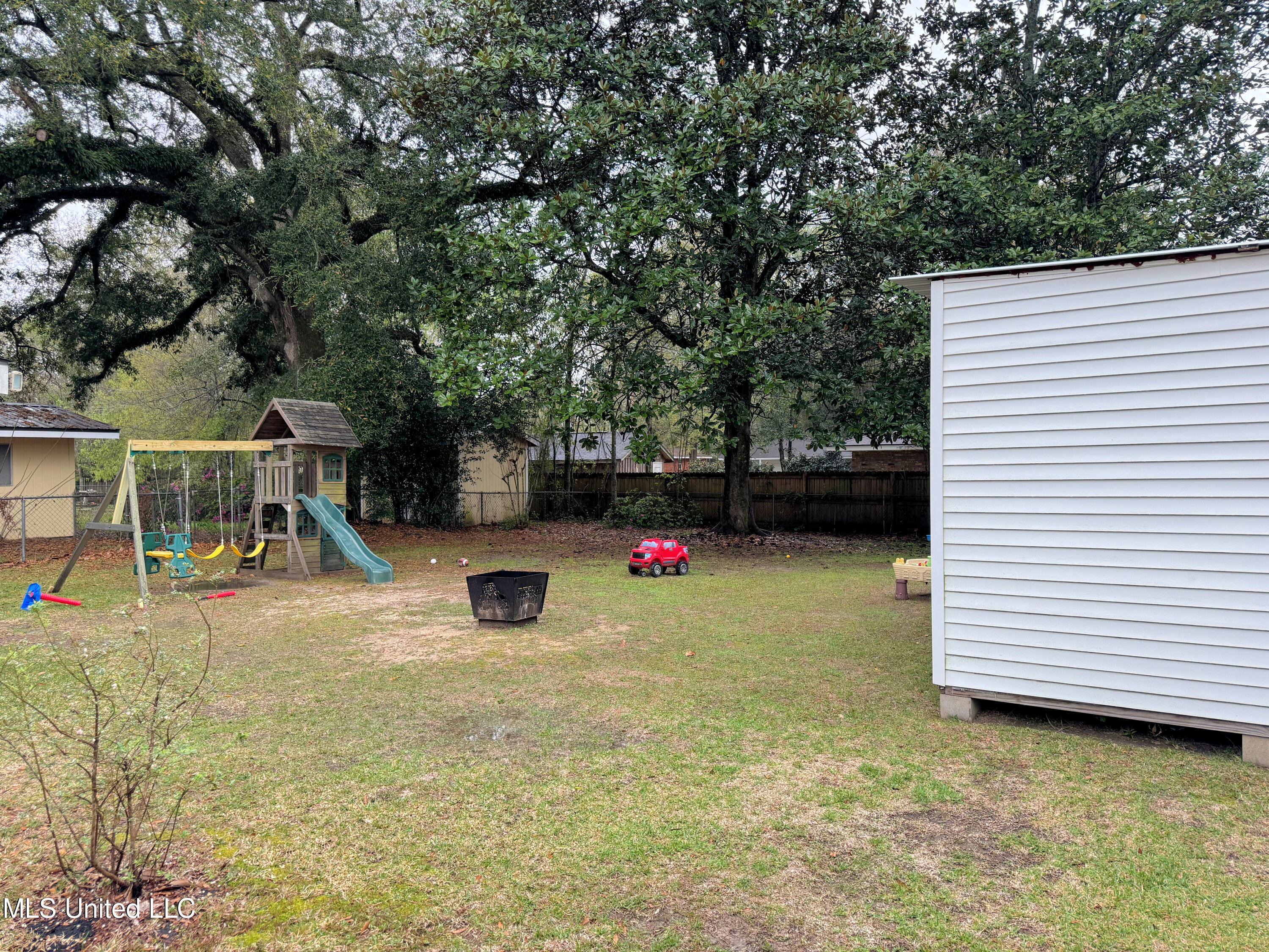 204 South Monroe Avenue Picayune, MS 39466 - Photo 3 of 25 IMG_1955