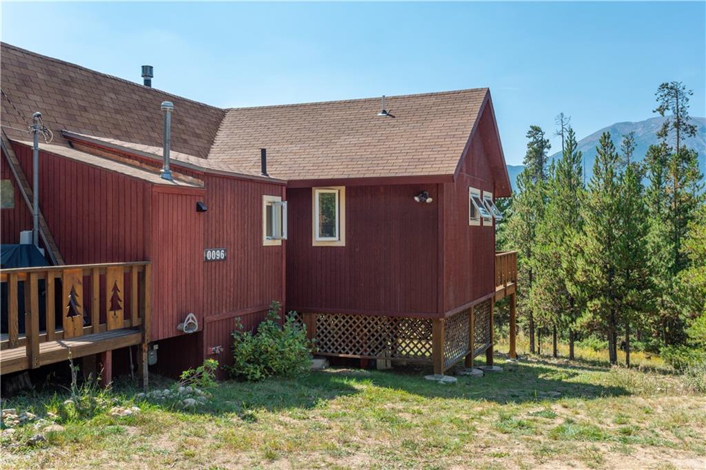 96 L Road Silverthorne, CO 80498 - Photo 34 of 35 a view of a backyard with plants