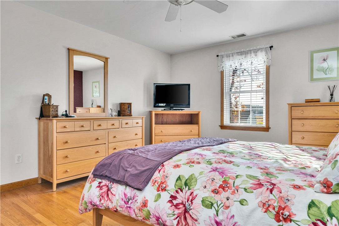 93 Grotto Avenue Warwick, RI 02888 - Photo 22 of 33