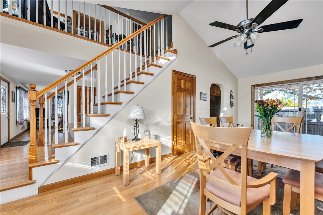 93 Grotto Avenue Warwick, RI 02888 - Photo 9 of 33