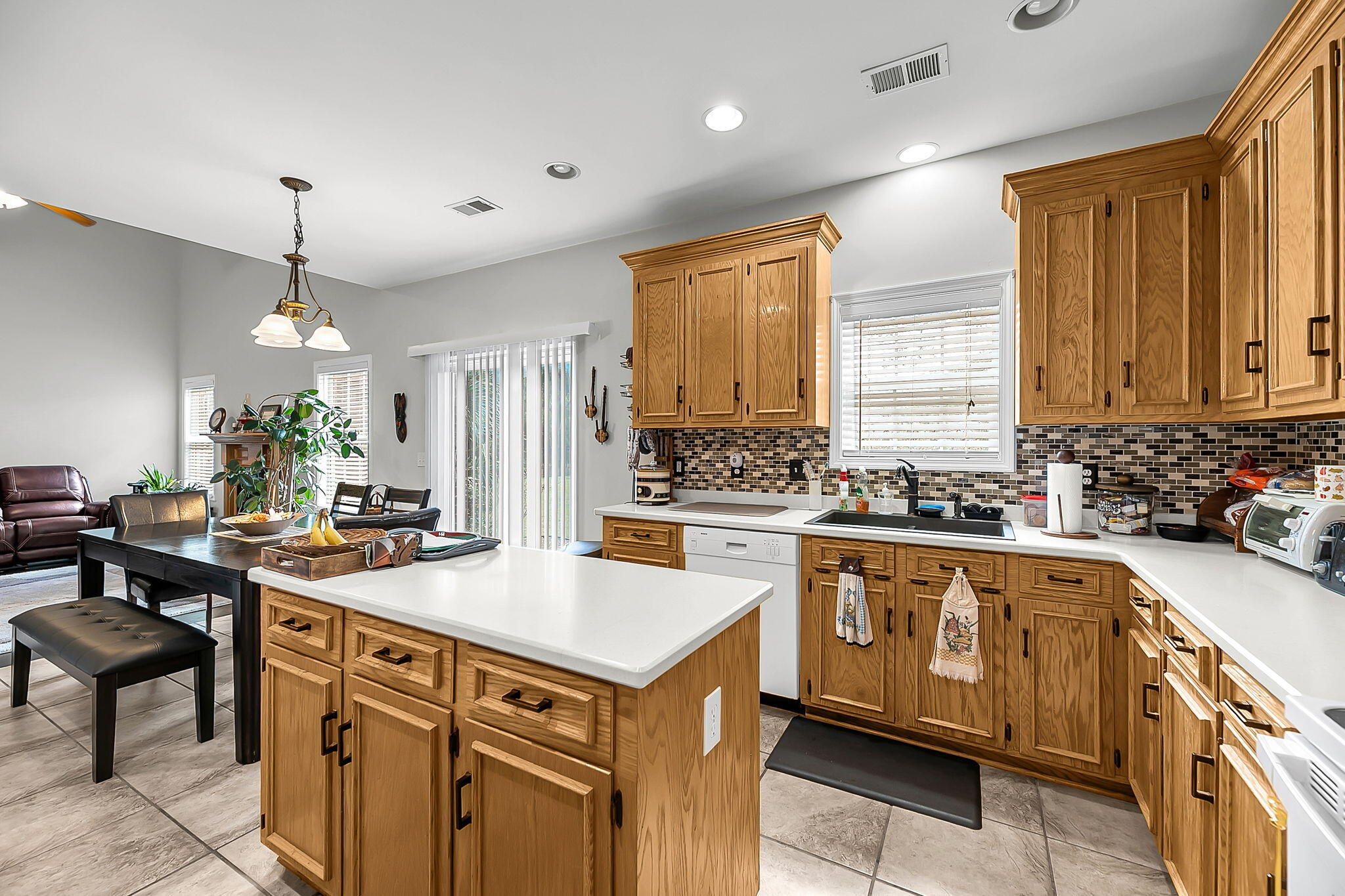 8725 Evangeline Drive North Charleston, SC 29420 - Photo 7 of 38 CREM - 8725 Evangeline-12