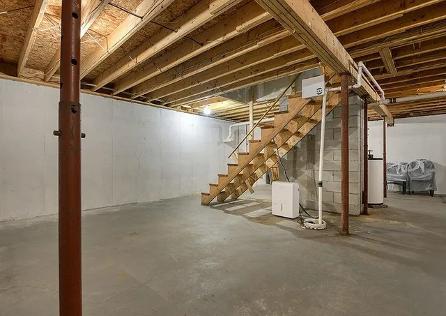 $389,900 | 64 Summer Hill Street, Springfield, VT 05156