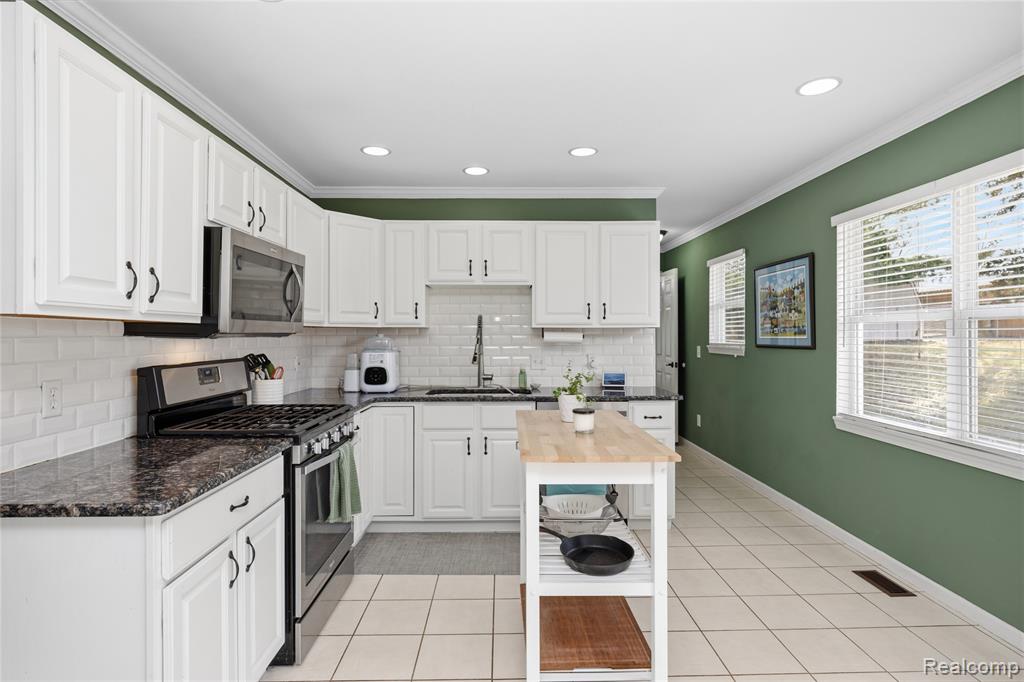 1501 Miller Road Lake Orion, MI 48362 - Photo 15 of 81 Gallery Image 15