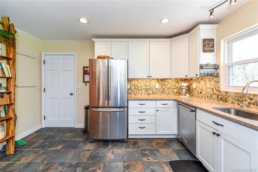 360 Allison Road Brevard, NC 28712 - Photo 14 of 36 Gallery Image 14
