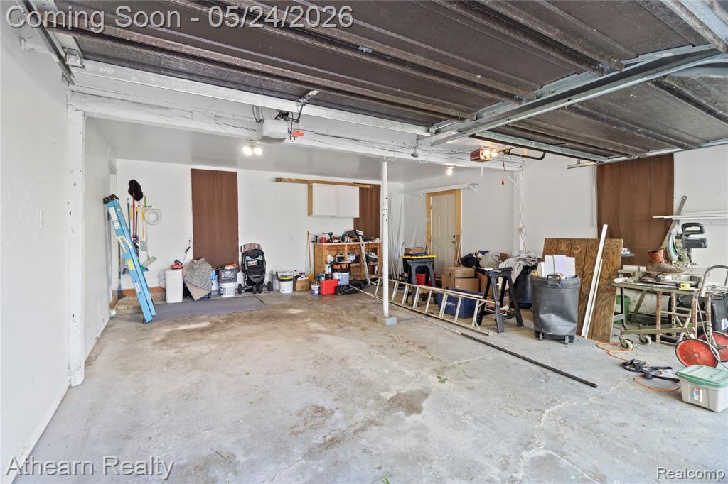 5460 North Henderson Road Davison, MI 48423 - Photo 5 of 33