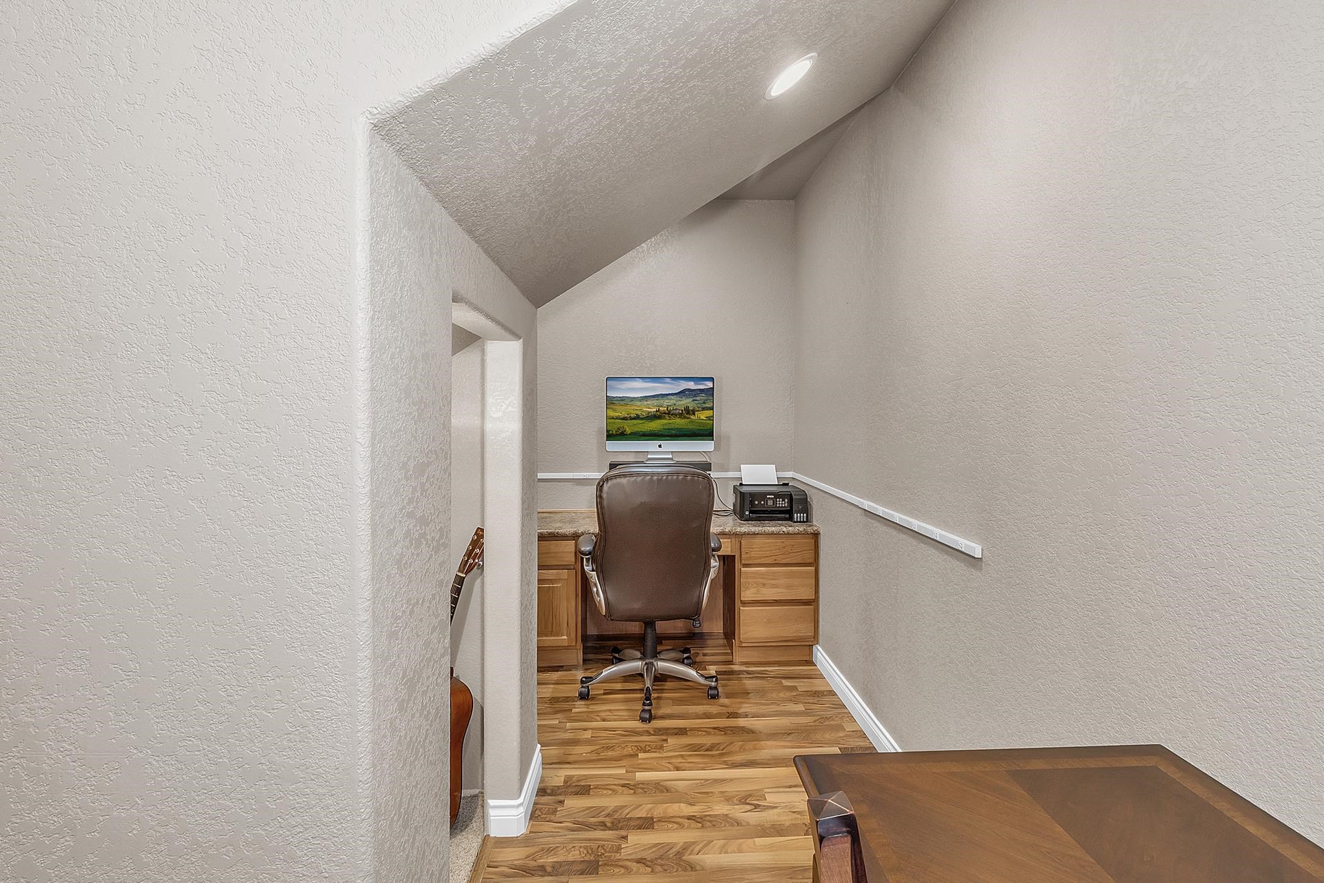894 25 Road Grand Junction, CO 81505 - Photo 13 of 42 a workspace with furniture