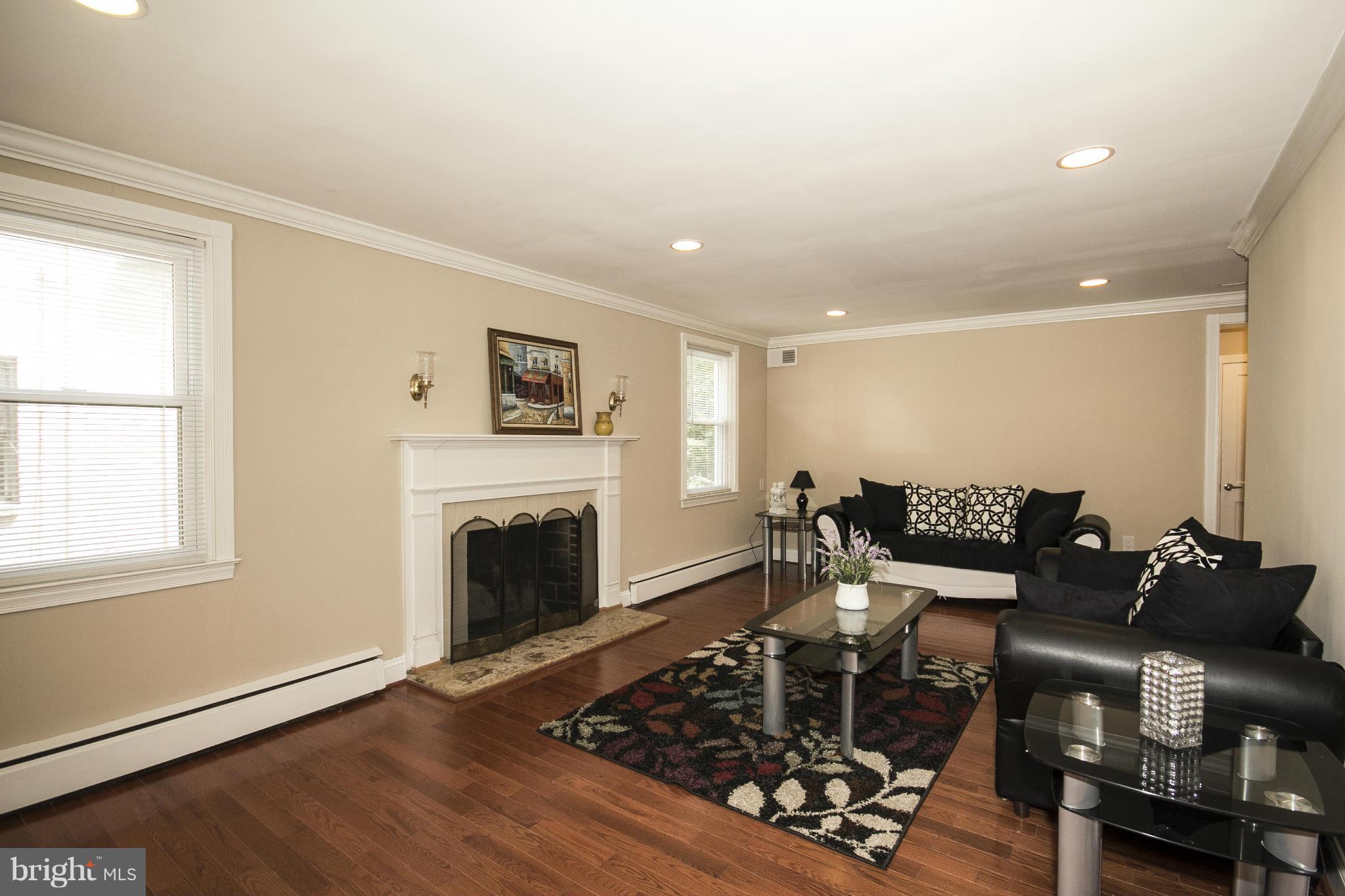7005 Concord Road Pikesville, MD 21208 - Photo 4 of 29 Living Room