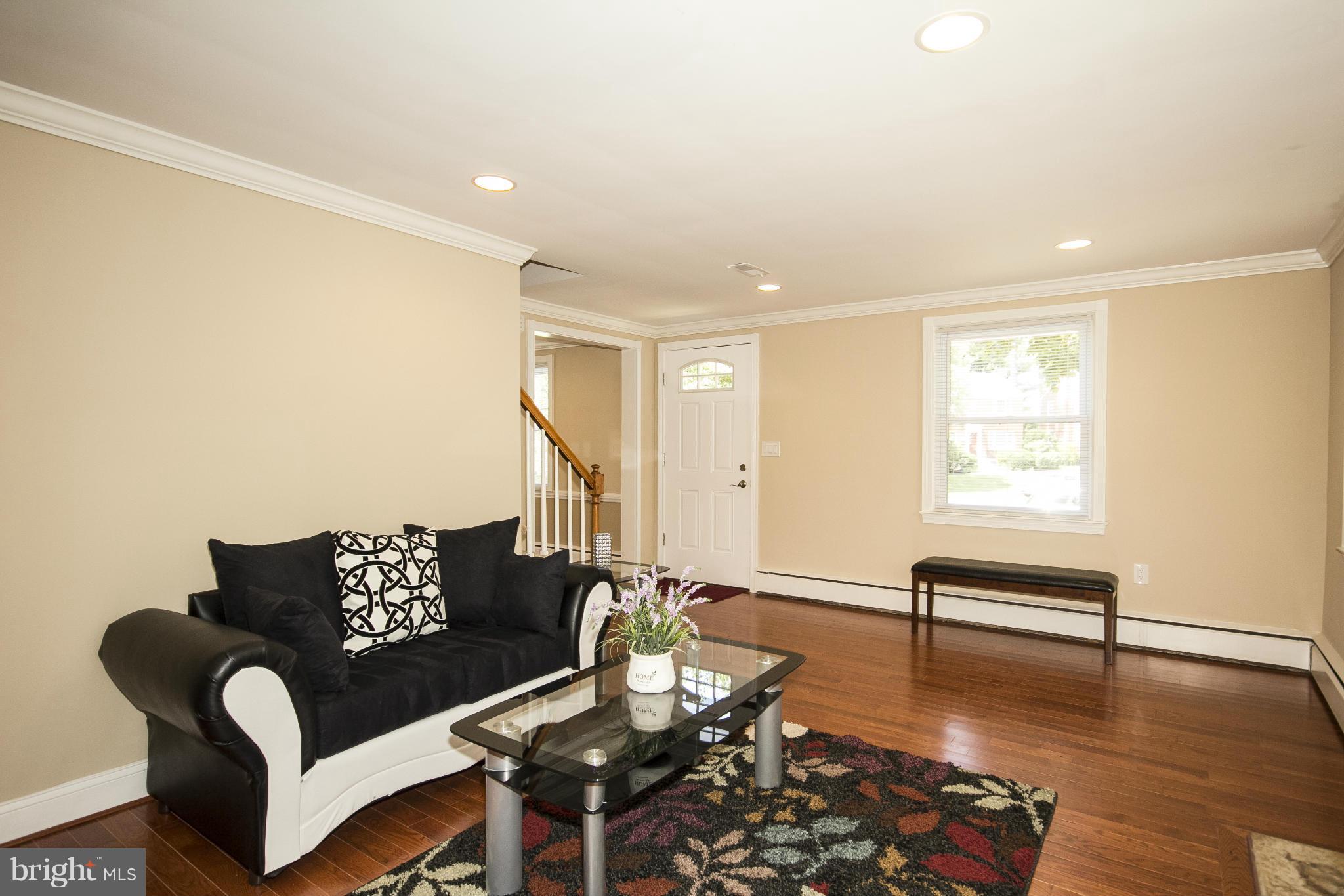 7005 Concord Road Pikesville, MD 21208 - Photo 5 of 29 Living Room
