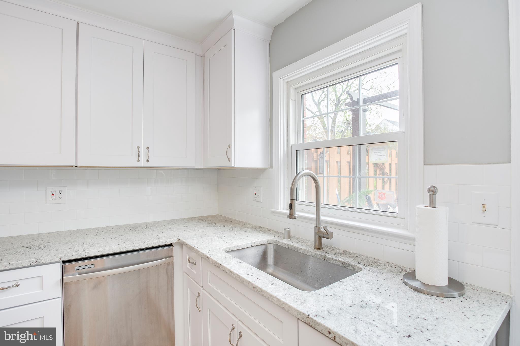 8143 Clyde Bank Road Towson, MD 21286 - Photo 14 of 32 Kitchen