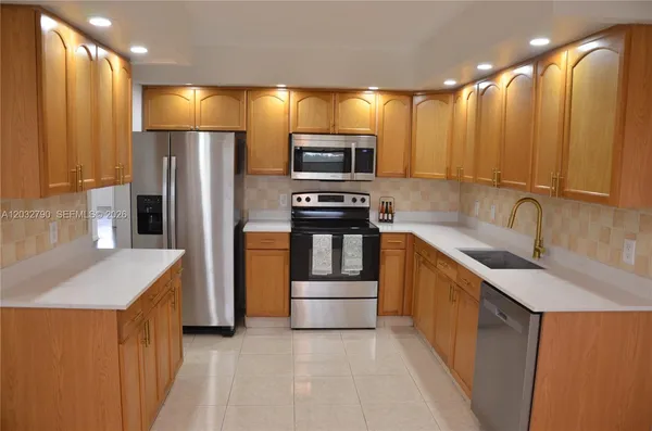 $2,500 | 12600 Southwest 5th Court, Unit 415L, Pembroke Pines, FL 33027
