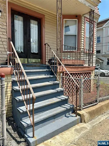 $500,000 | 156 19th Avenue, Irvington, NJ 07111