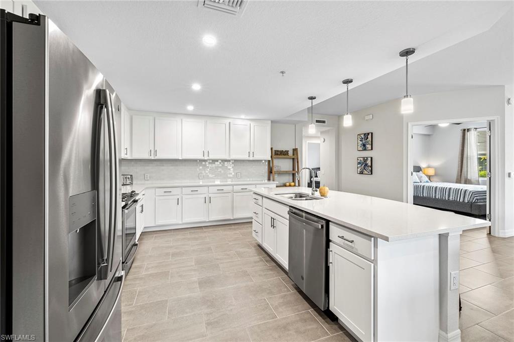 172 Indies Drive East, Unit 101 Naples, FL 34114 - Photo 11 of 33 Kitchen