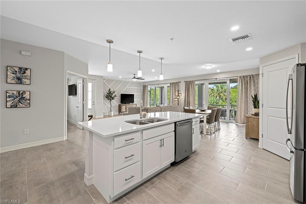 172 Indies Drive East, Unit 101 Naples, FL 34114 - Photo 10 of 33 Kitchen