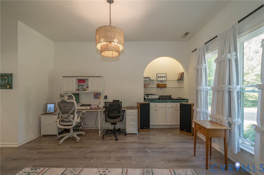 12700 Coalboro Road Chesterfield, VA 23838 - Photo 20 of 50 Recessed arched alcove with built-in cabinetry and