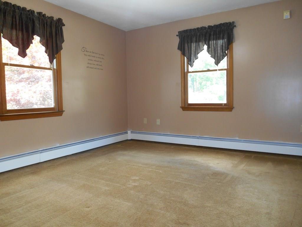 72 Darnell Road Worcester, MA 01606 - Photo 12 of 32 Gallery Image 12