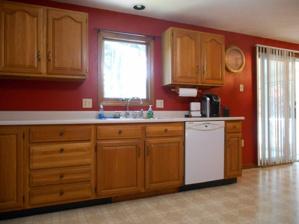 72 Darnell Road Worcester, MA 01606 - Photo 3 of 32 Gallery Image 3